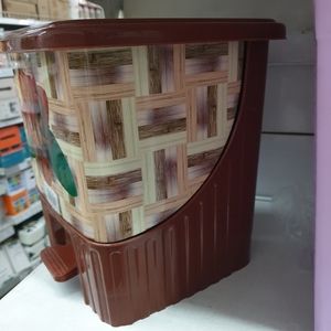 Extremely luxurious colored plastic trash can, inochi trash can, cafe trash can